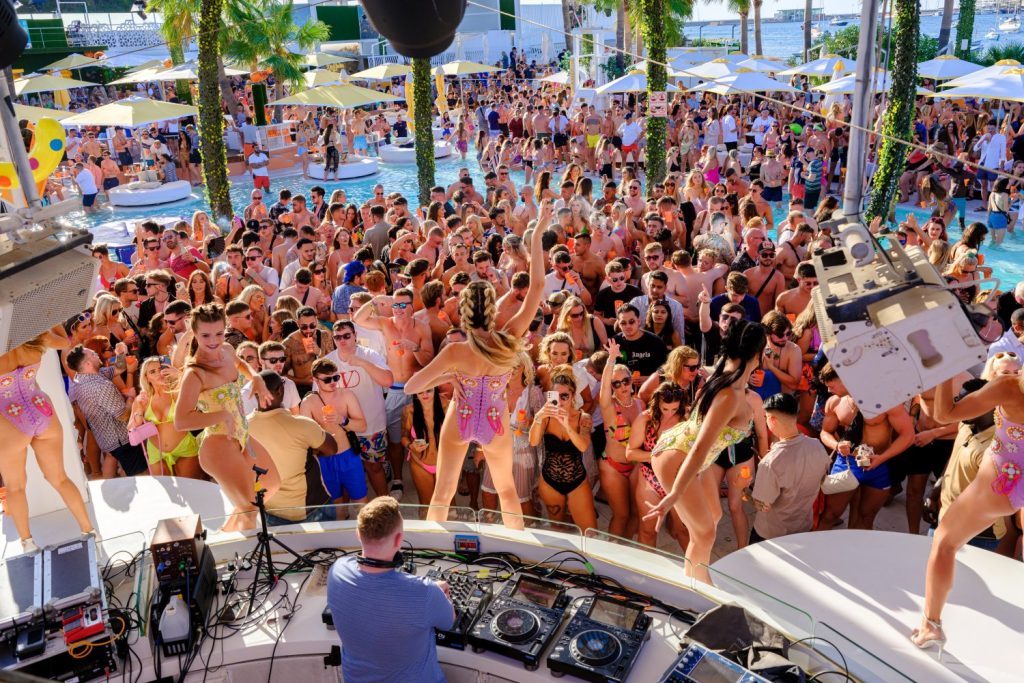 Sin Sundays O Beach 3